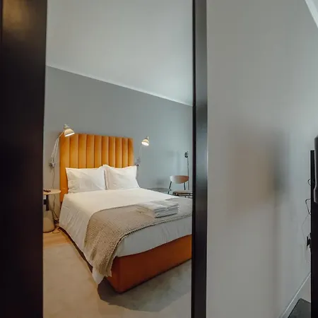 Bed and Breakfast River Eyes