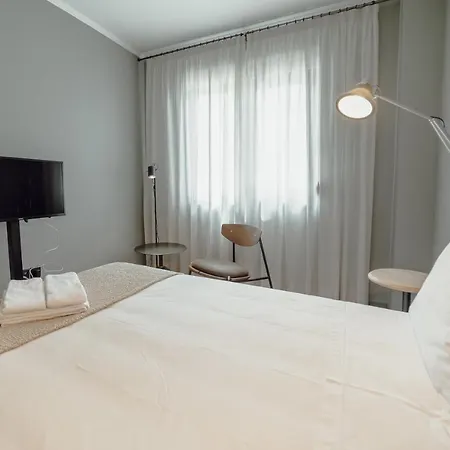 Bed and Breakfast River Eyes 3*