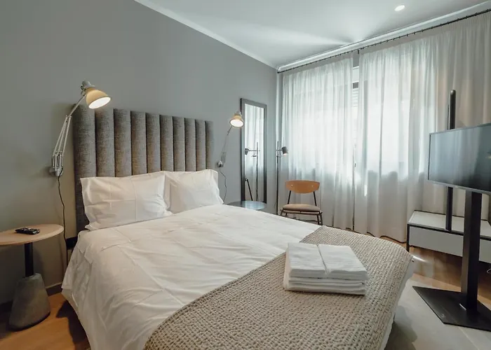 Bed & Breakfast River Eyes